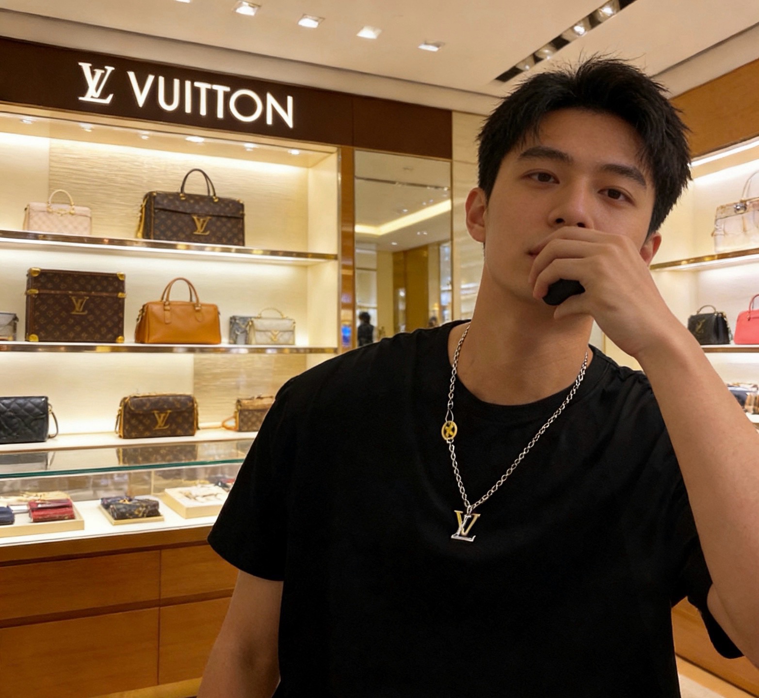 路易威登 LV项链🇷🇼原单品质🇷🇼专柜新款开模复古潮流时尚必备 男女均可佩戴 情侣款同款 摇滚朋克泰银风