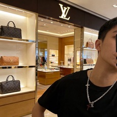 路易威登 LV项链🇷🇼原单品质🇷🇼专柜新款开模复古潮流时尚必备 男女均可佩戴 情侣款同款 摇滚朋克泰银风 路易威登 LV项链🇷🇼原单品质🇷🇼专柜新款开模复古潮流时尚必备 男女均可佩戴 情侣款同款 摇滚朋克泰银风