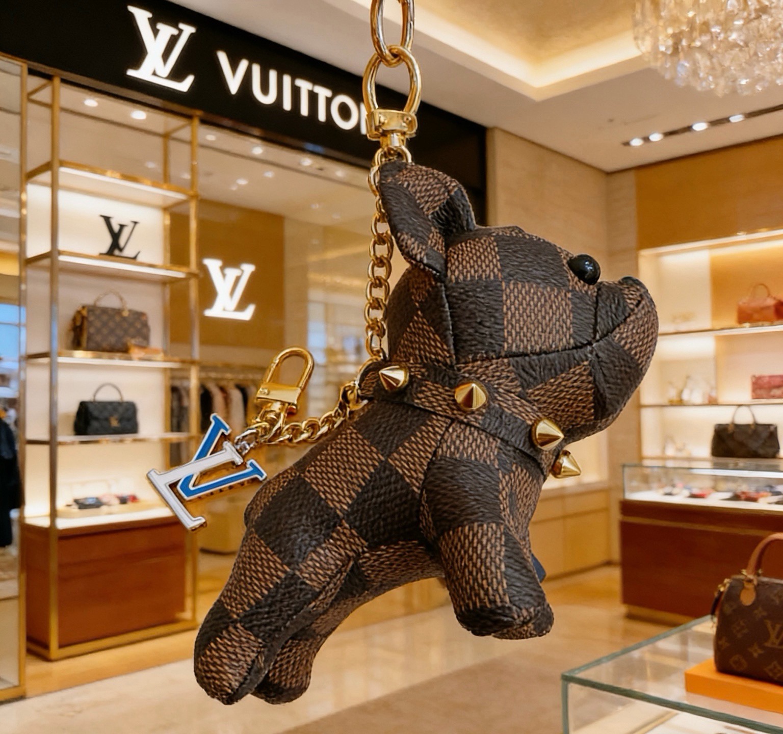 新品发布LV钥匙扣 lv包包扣 最新款包包挂饰档次更高明星同款Anger Forest系列经典款联名设计