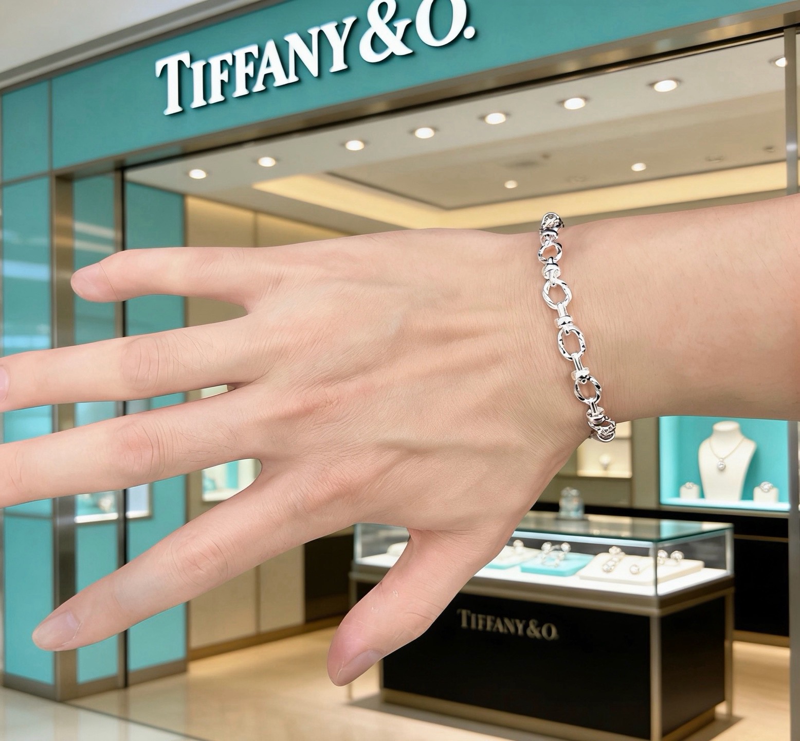 蒂芙尼手链🩵 TIFFNY&CO. 专柜精工银版本手链   明星同款 复古做旧风 原版复刻 纯手工打造 