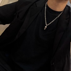 路易威登 LV项链🇷🇼原单货🇷🇼专柜新款开模复古潮流时尚必备 男女均可佩戴 情侣款同款 摇滚朋克泰银风格 路易威登 LV项链🇷🇼原单货🇷🇼专柜新款开模复古潮流时尚必备 男女均可佩戴 情侣款同款 摇滚朋克泰银风格