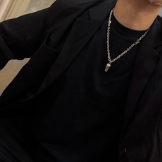 路易威登 LV项链🇷🇼原单货🇷🇼专柜新款开模复古潮流时尚必备 男女均可佩戴 情侣款同款 摇滚朋克泰银风格 路易威登 LV项链🇷🇼原单货🇷🇼专柜新款开模复古潮流时尚必备 男女均可佩戴 情侣款同款 摇滚朋克泰银风格