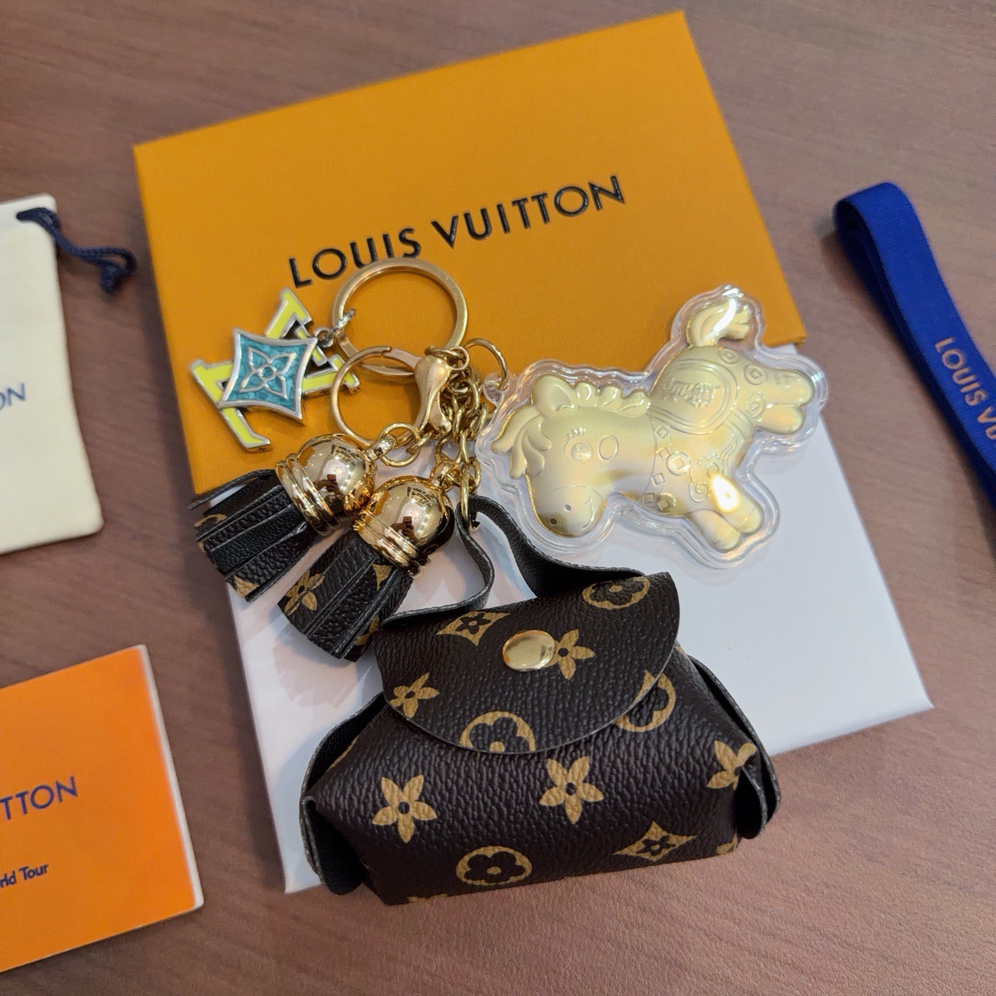 新品🐎马年爆款招财联名LV钥匙扣 lv包包扣 最新款包包挂饰档次更高明星同款Anger Forest系列