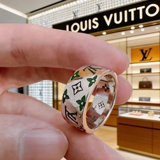 高品质路易威登LV戒指🇷🇼原单货🇷🇼专柜新款开模复古潮流时尚必备 男女均可佩戴 情侣款同款 摇滚朋克泰银 高品质路易威登LV戒指🇷🇼原单货🇷🇼专柜新款开模复古潮流时尚必备 男女均可佩戴 情侣款同款 摇滚朋克泰银