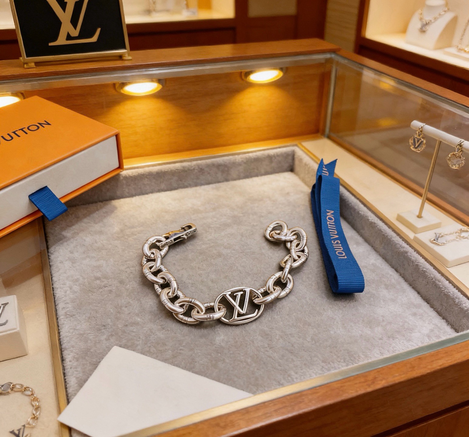 路易威登 Louis Vuitton 传世高定珠宝耳环项链戒指首饰 #A0663224 8