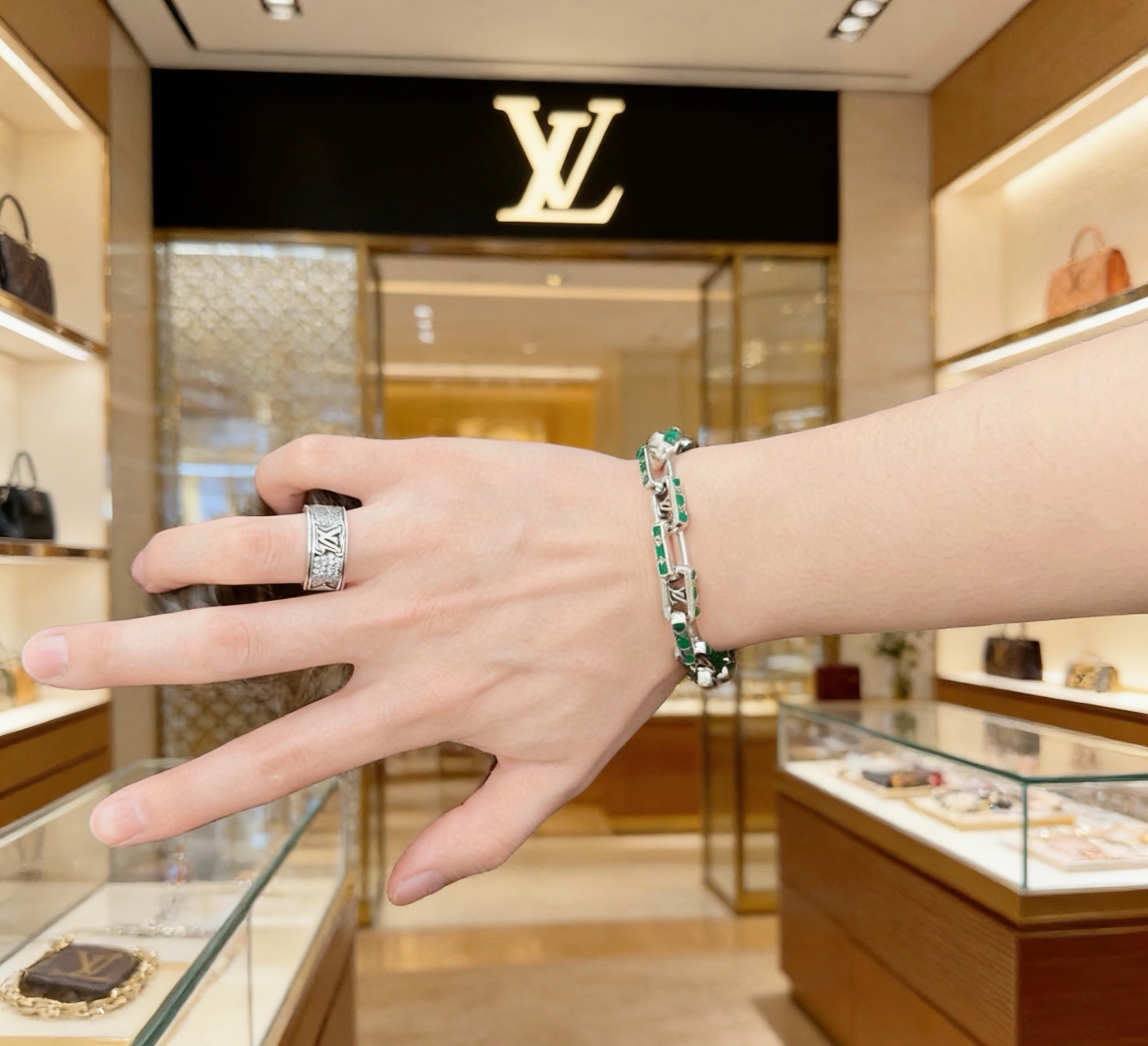 Louis Vuitton Haute Joaillerie Fine Jewelry Earrings Necklace Ring 7