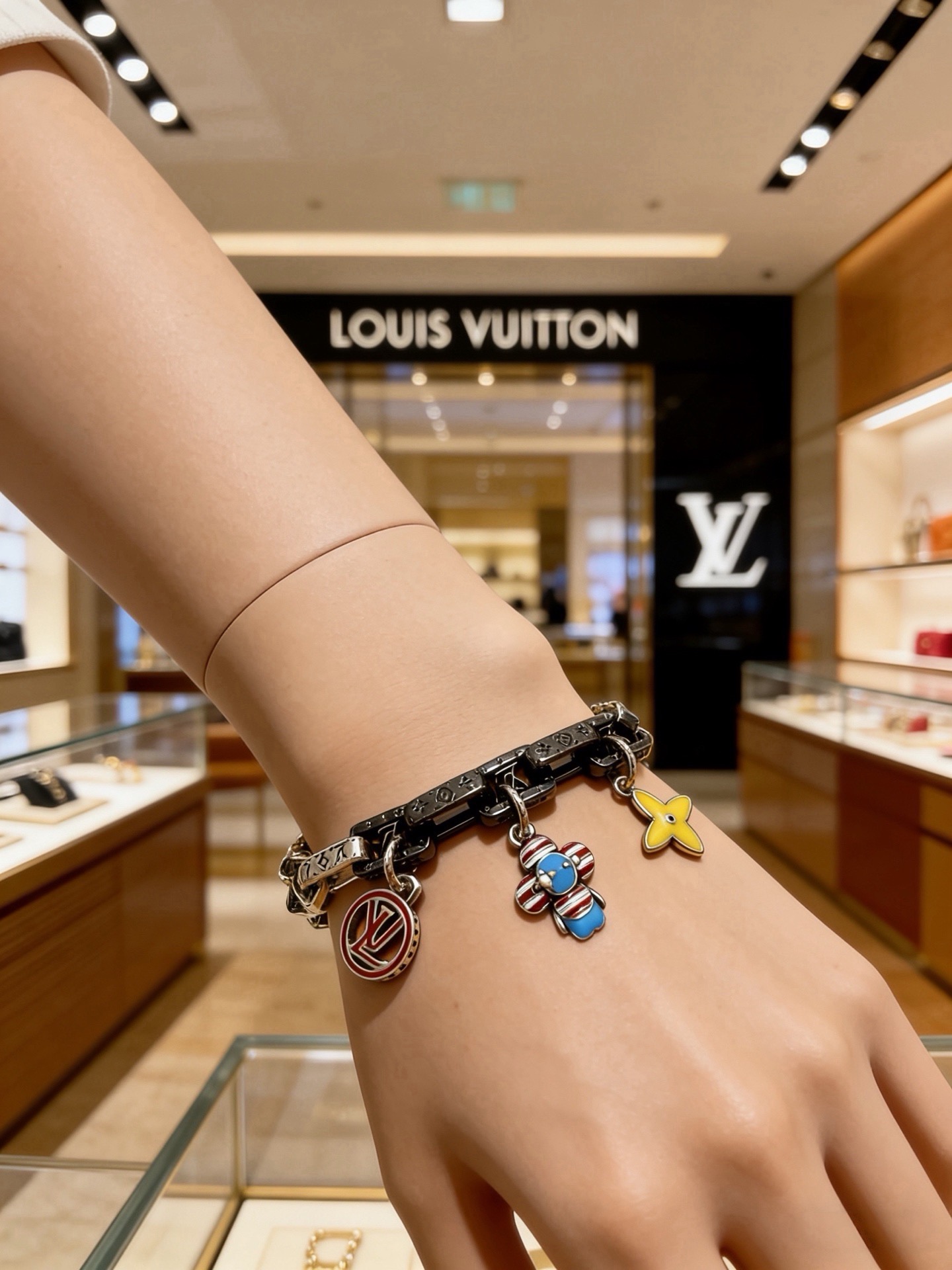 NO:896250,Counter Seiko Version LV Louis Vuitton Thai Silver Style Bracelet Star Style Retro Old Style Original Reproduction Purely Handmade Authentic Mold Fashion Must-Have Can Be Weared by Men and Women Same Style for Couples Rock Punk Thai Silver Style Retro Elements Trendy and Versatile Same Style as Official Website, Boutique Jewelry, louis vuitton, louis vuitton, bracelet19860909专柜精工版本 LV路易威登泰银风格手链 明星同款 复古做旧风 原版复刻 纯手工打造 正品开模潮流时尚必备 男女均可佩戴 情侣款同款 摇滚朋克泰银风格 复古元素 潮流百搭 官网同款,饰品精品,louis vuitton,louis vuitton,bracelet,Jewelry