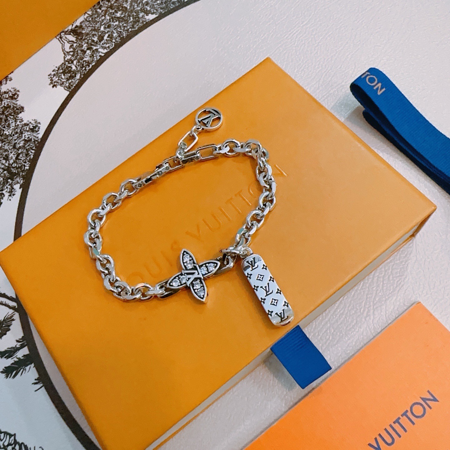 Louis Vuitton Haute Joaillerie Fine Jewelry Earrings Necklace Ring 8