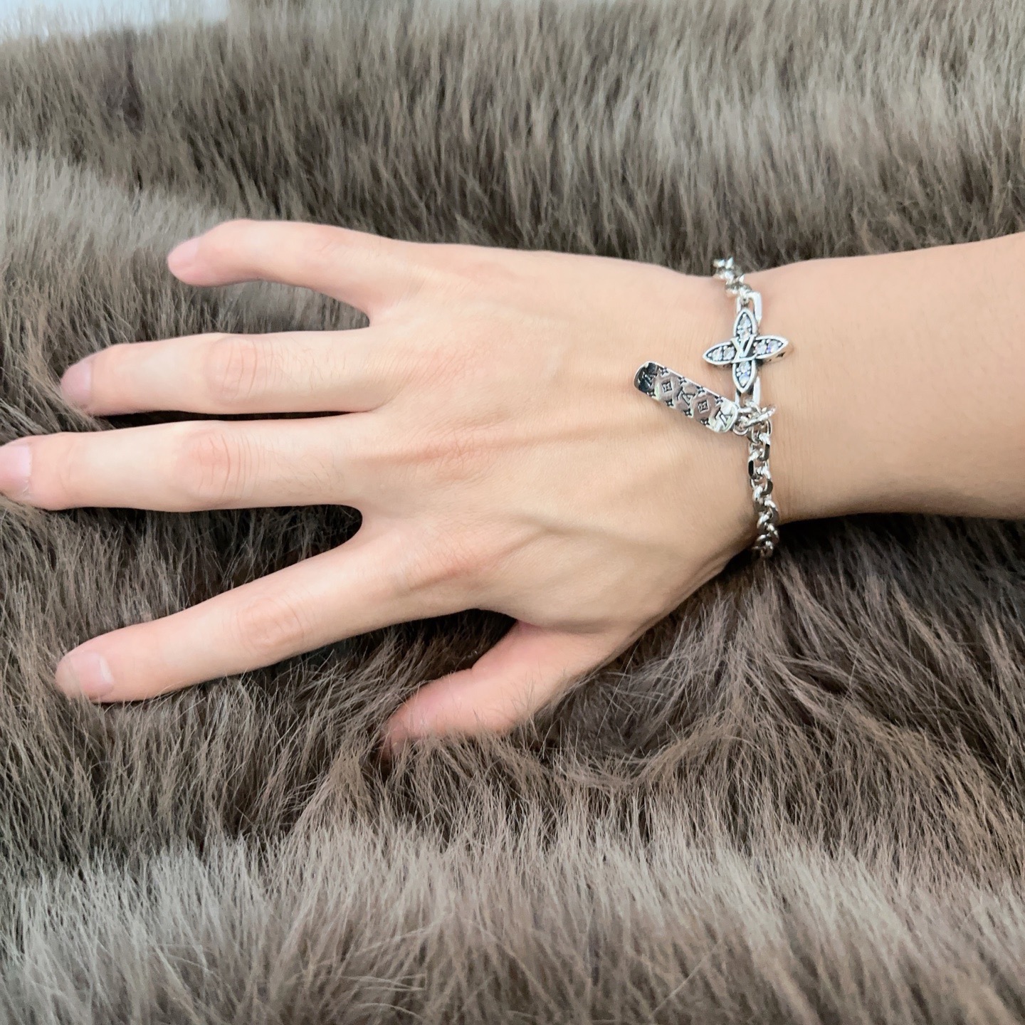 Louis Vuitton Haute Joaillerie Fine Jewelry Earrings Necklace Ring 7