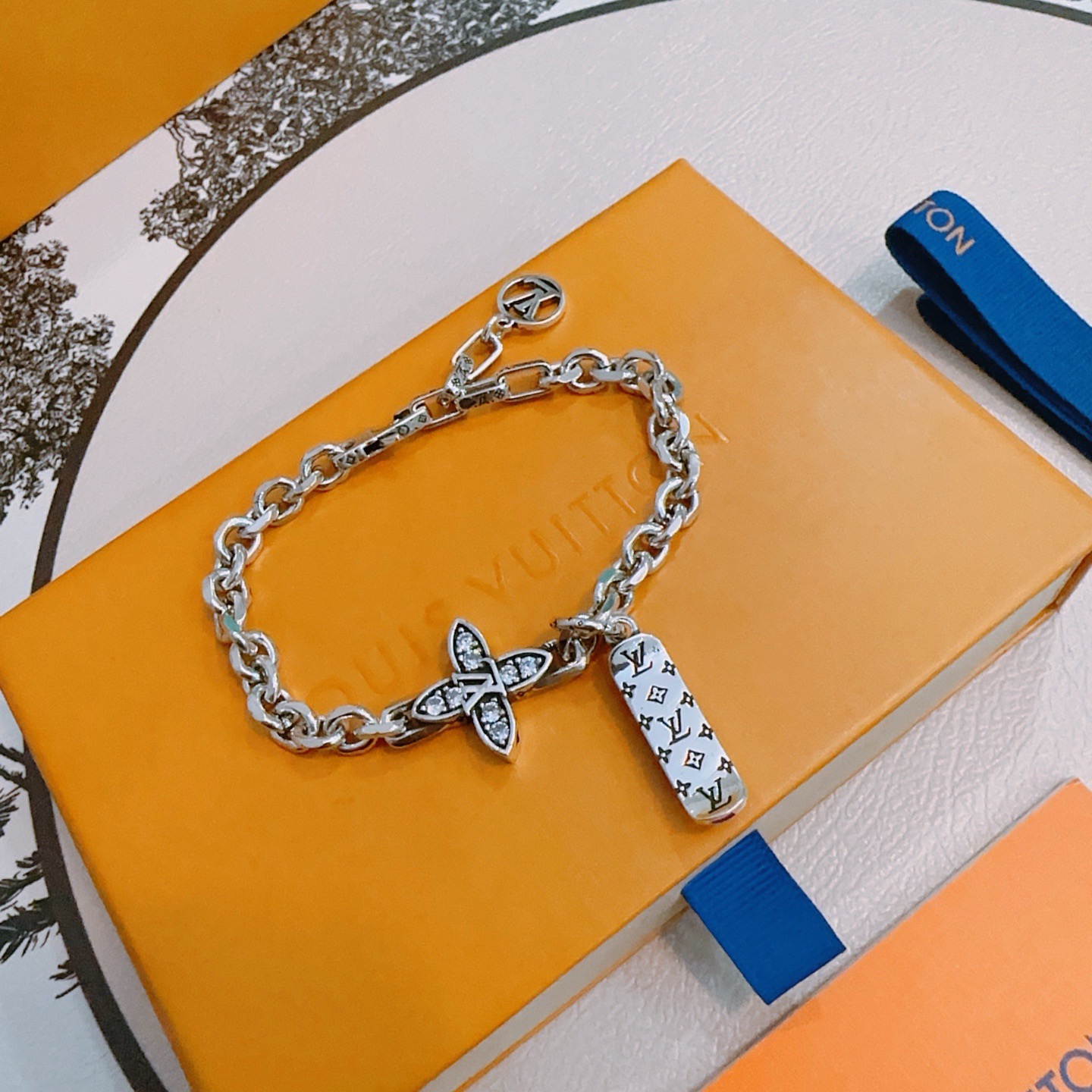Louis Vuitton Haute Joaillerie Fine Jewelry Earrings Necklace Ring 3