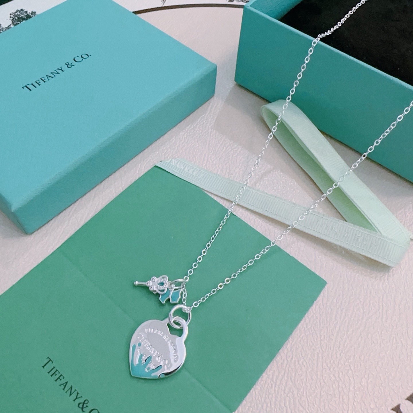 NO:896207,Tiffany & Co. Necklace TIFFNY&CO. Counter Seiko silver version, the same style as the star, retro old style, original replica, purely handmade ~ authentic mold opening, trendy and fashionable must-have, can be worn by both men and women, same style for couples, rock punk silver style, trendy and versatile, same style as the official website, boutique jewelry, tiffany, necklace19860909蒂芙尼项链 TIFFNY&CO. 专柜精工银版本明星同款 复古做旧风 原版复刻 纯手工打造 ～正品开模潮流时尚必备 男女均可佩戴 情侣款同款 摇滚朋克银风格 潮流百搭 官网同款,饰品精品,tiffany,necklace,Jewelry