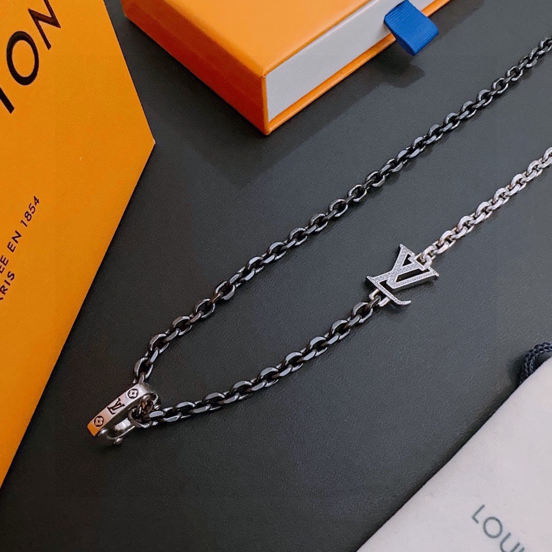 Louis Vuitton Haute Joaillerie Fine Jewelry Earrings Necklace Ring 6