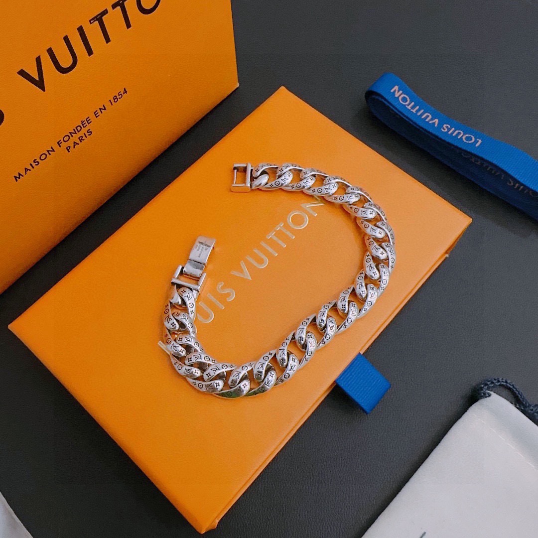 Louis Vuitton Haute Joaillerie Fine Jewelry Earrings Necklace Ring 7
