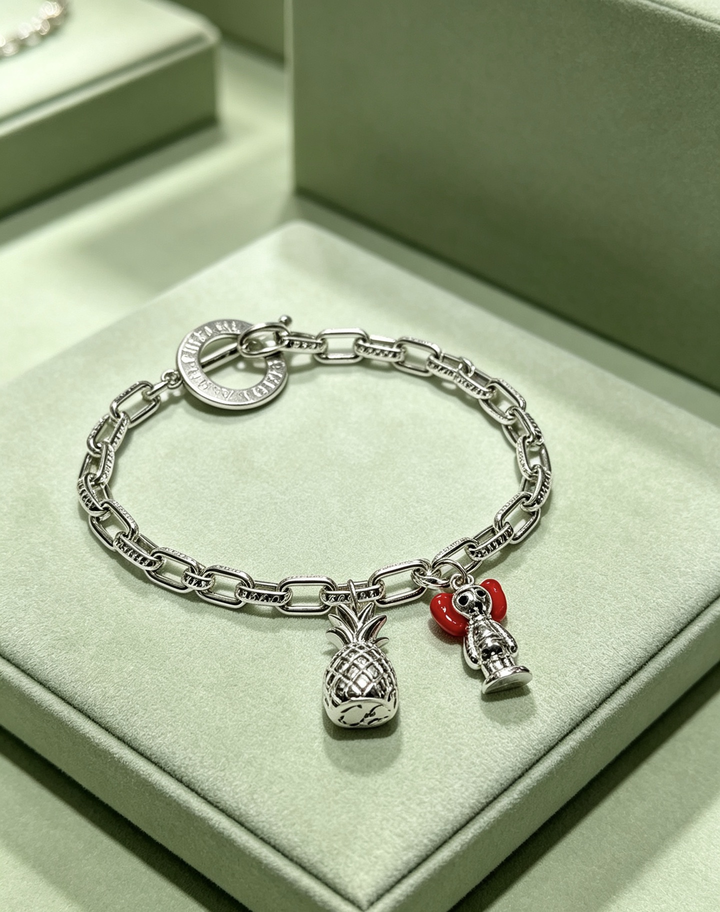 NO:896235,Tiffany & Co. Bracelet TIFFNY&CO. Counter Seiko silver version, the same style as the star, retro old style, original replica, purely handmade ~ authentic mold opening, trendy and fashionable must-have, can be worn by both men and women, same style for couples, rock punk silver style, trendy and versatile, same style as the official website, boutique jewelry, tiffany, bracelet19860909蒂芙尼手链 TIFFNY&CO. 专柜精工银版本明星同款 复古做旧风 原版复刻 纯手工打造 ～正品开模潮流时尚必备 男女均可佩戴 情侣款同款 摇滚朋克银风格 潮流百搭 官网同款,饰品精品,tiffany,bracelet,Jewelry