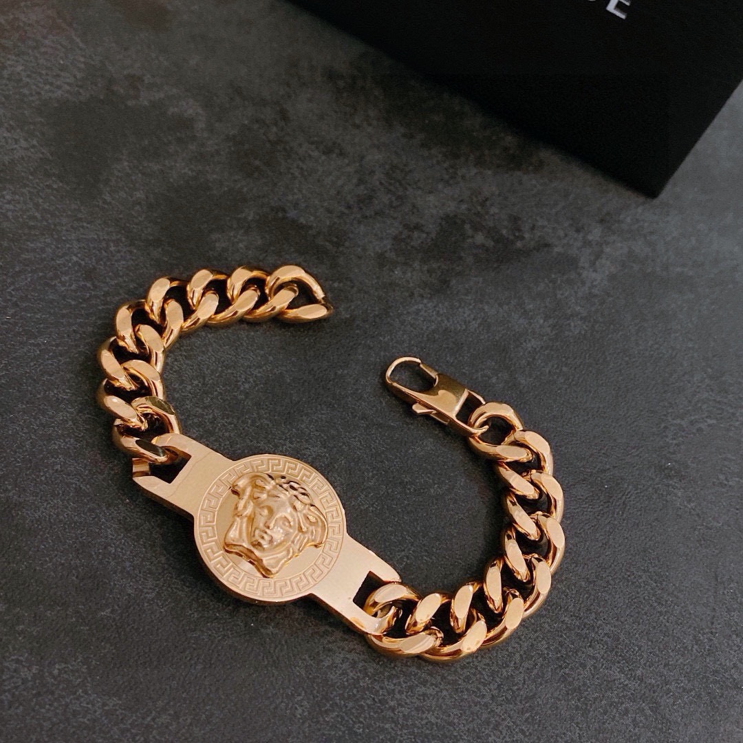 Versace Jewelry Dumeisa logo bracelet, diamond inlaid, exquisite craftsmanship — photo 7