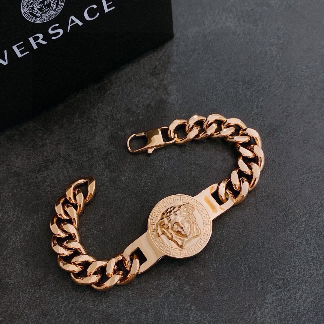 Versace Jewelry Dumeisa logo bracelet, diamond inlaid, exquisite craftsmanship — photo 3