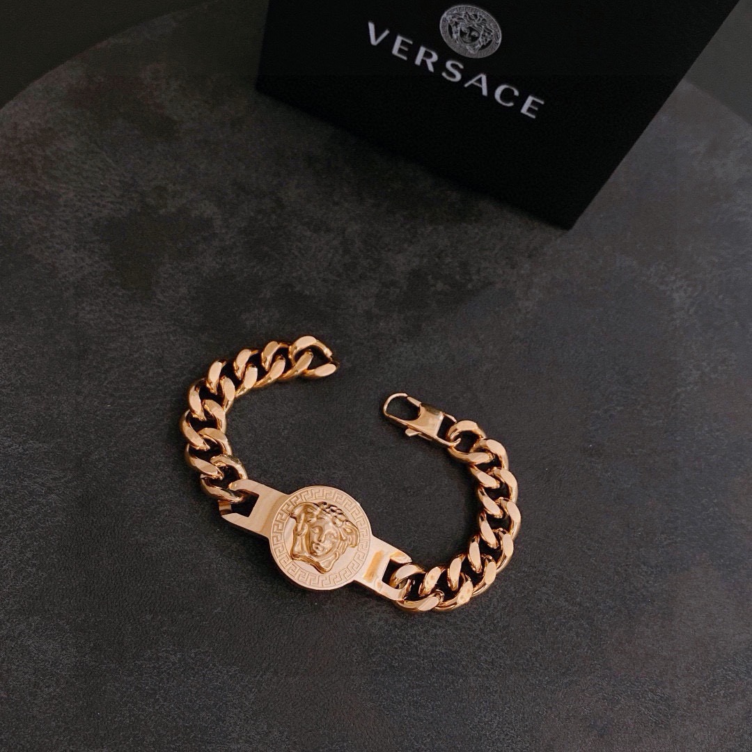 Versace Jewelry Dumeisa logo bracelet, diamond inlaid, exquisite craftsmanship — photo 4