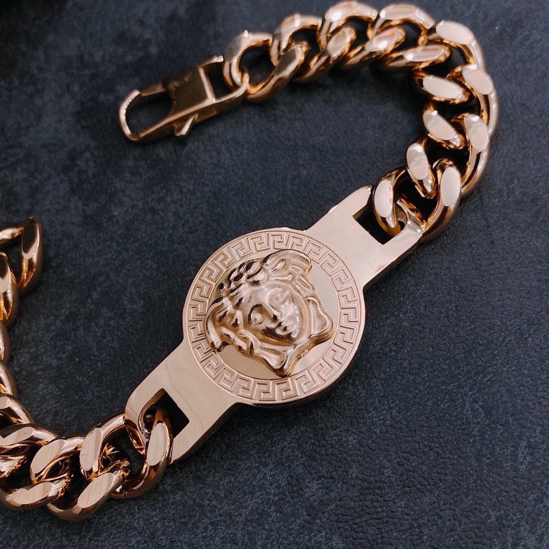 Versace Jewelry Dumeisa logo bracelet, diamond inlaid, exquisite craftsmanship — photo 6