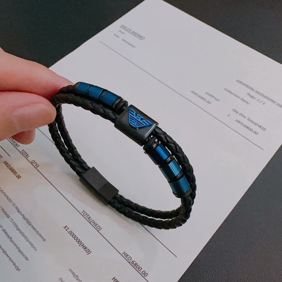 高品质阿玛尼牛皮手绳手链💍原单货专柜新款开模复古潮流时尚必备 男女均可佩戴 情侣款同款 摇滚朋克泰银风格 复古元素 潮流