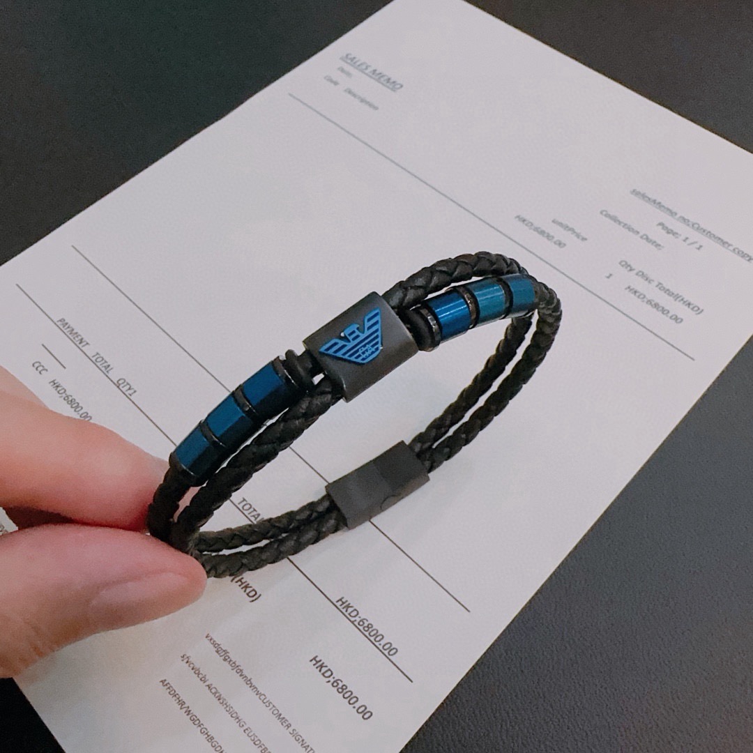 高品质阿玛尼牛皮手绳手链💍原单货专柜新款开模复古潮流时尚必备 男女均可佩戴 情侣款同款 摇滚朋克泰银风格 复古元素 潮流