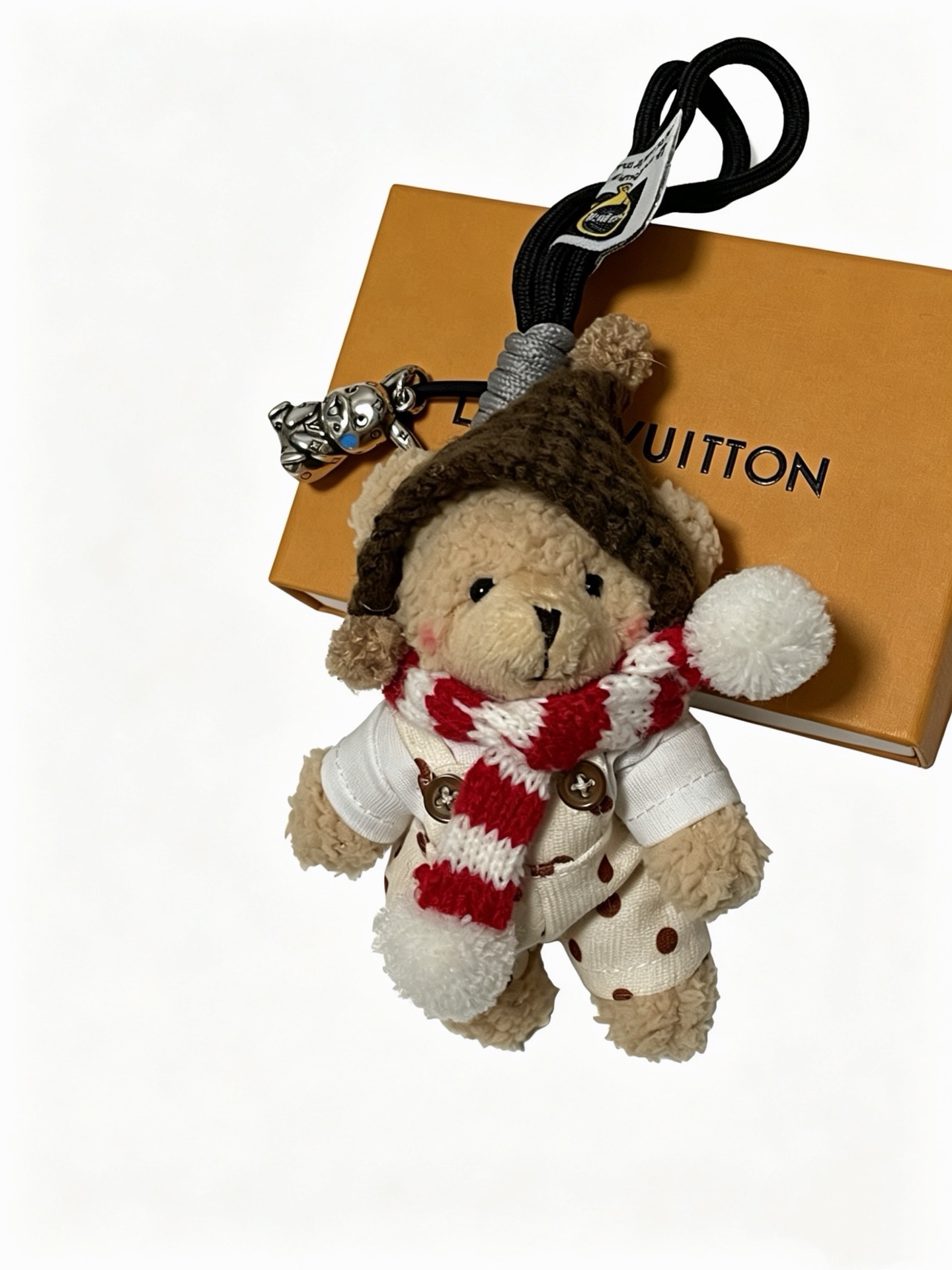 Louis Vuitton Anger Forest pendant silver metal with blue enamel beige plush brown knit red and white knit black cord gray cord 12cm
