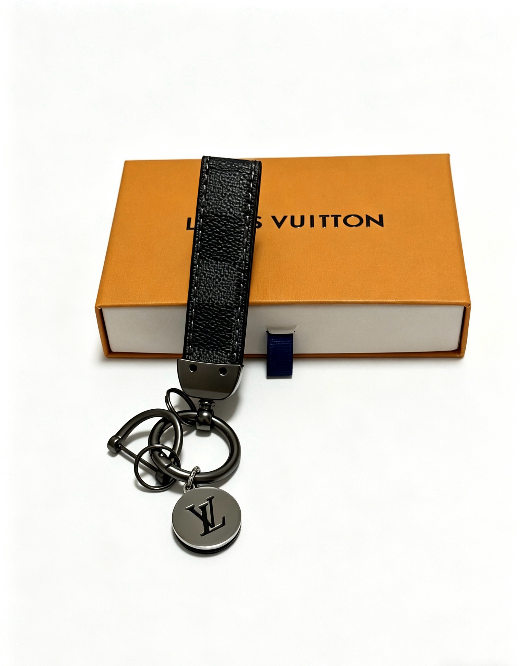 Louis Vuitton Anger Forest Keychain pendant Gunmetal black metal black grained leather no gemstones 12cm