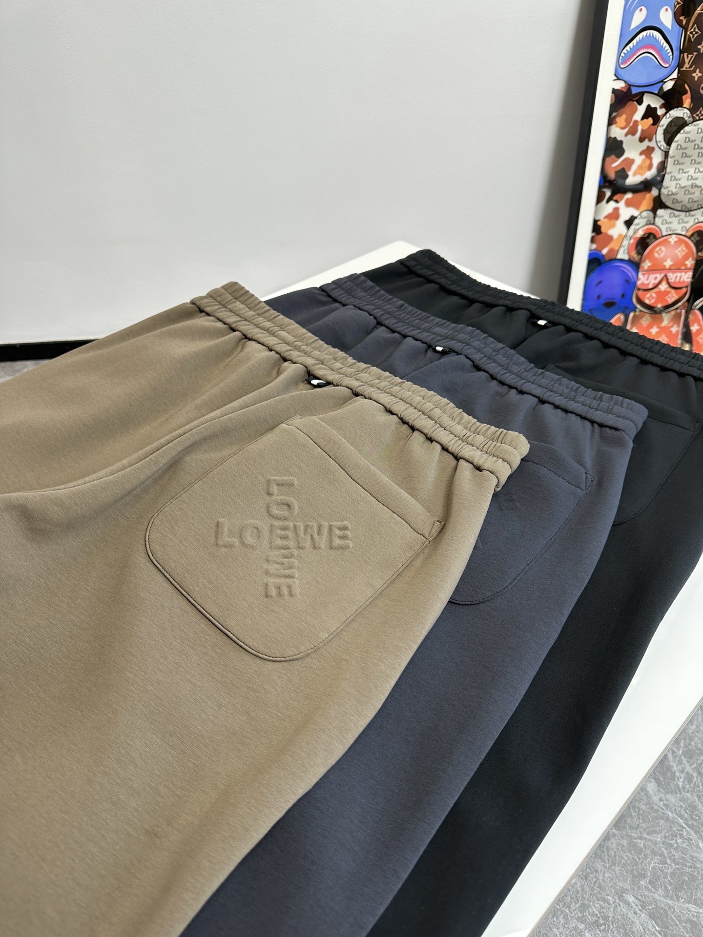 欧货L罗家-234ss春夏新款进口纯棉质地复合面料再见基础款帅气卫裤.....一线时尚品牌出色独到的设计