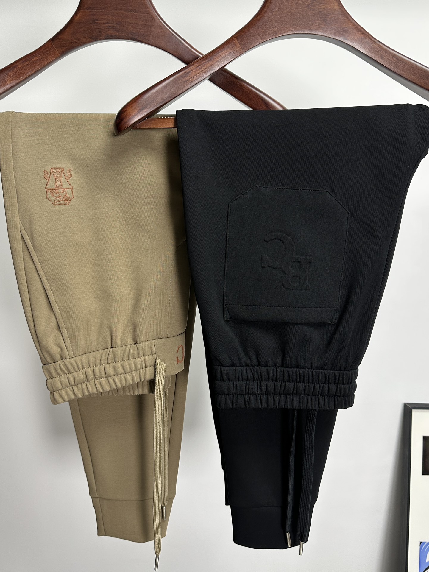 欧货BC家-24ss春夏新款进口纯棉质地复合面料再见基础款帅气卫裤.....一线时尚品牌出色独到的设计以