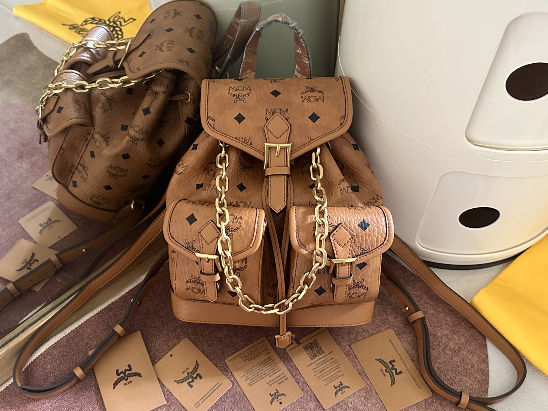 MCM Visetos クラシックデザインの多機能ダブルバックパック