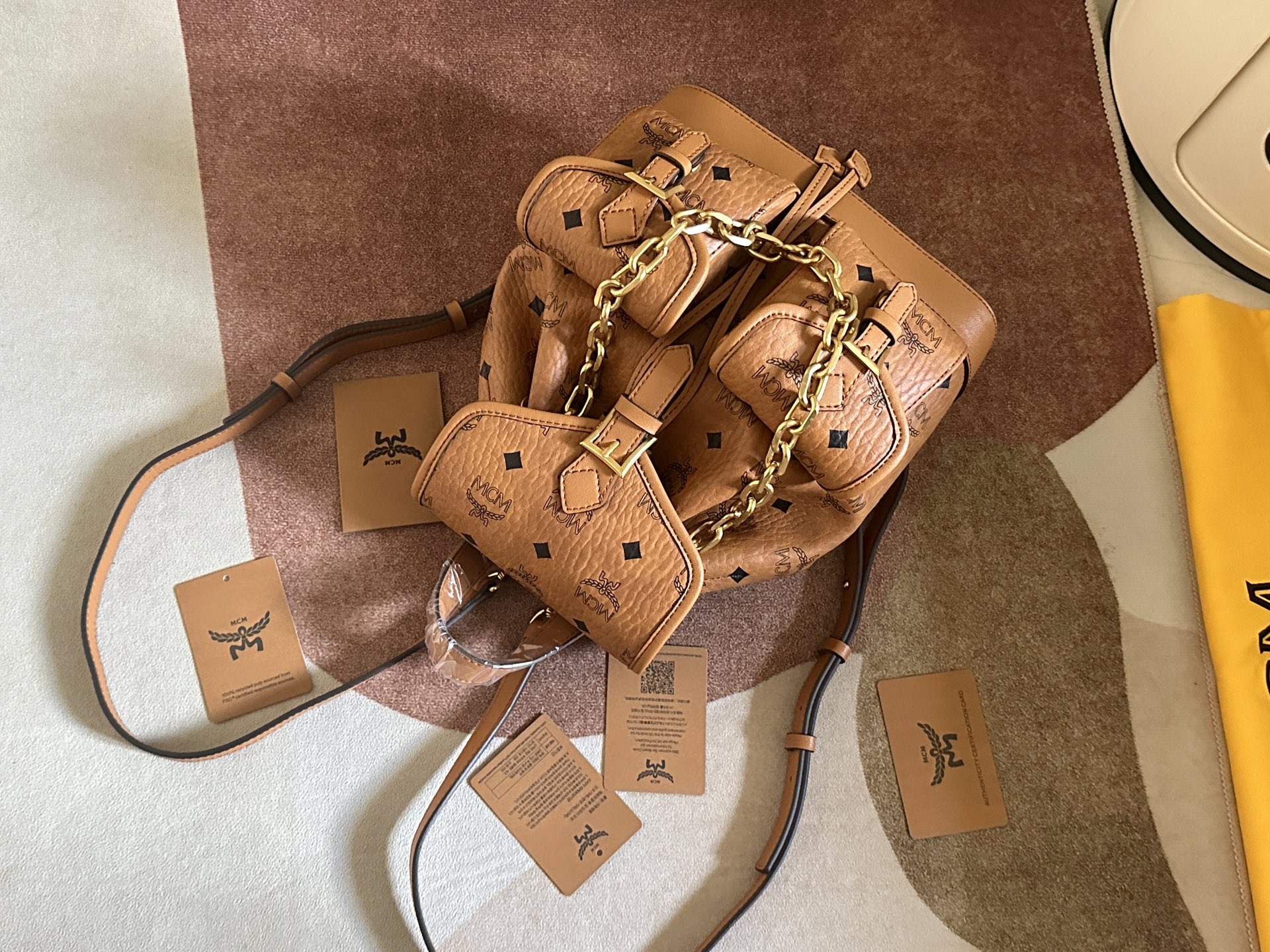 MCM Visetos クラシックデザインの多機能ダブルバックパック