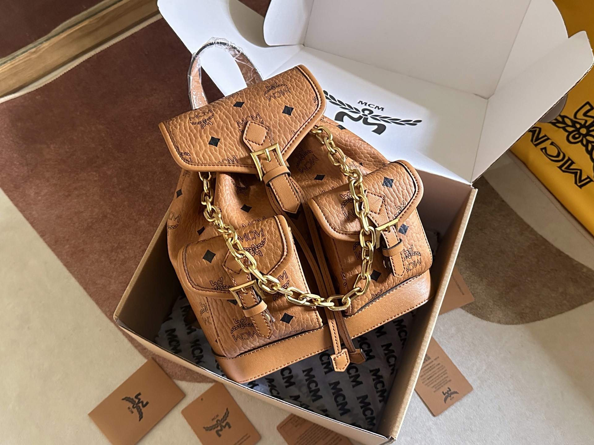 MCM Visetos クラシックデザインの多機能ダブルバックパック