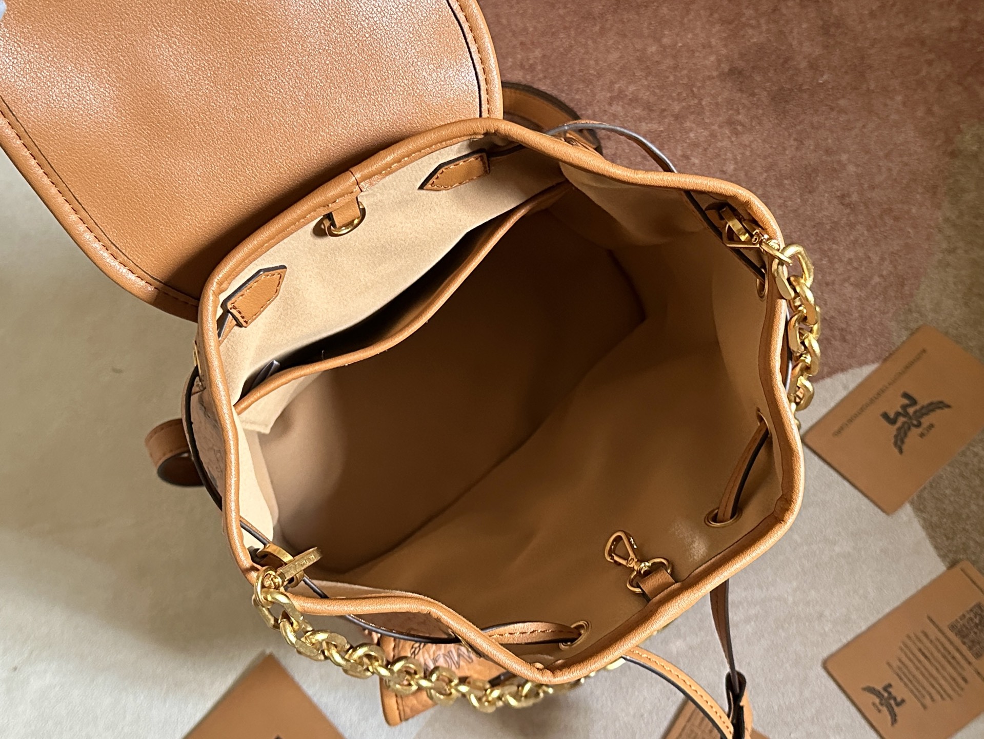 MCM Visetos クラシックデザインの多機能ダブルバックパック