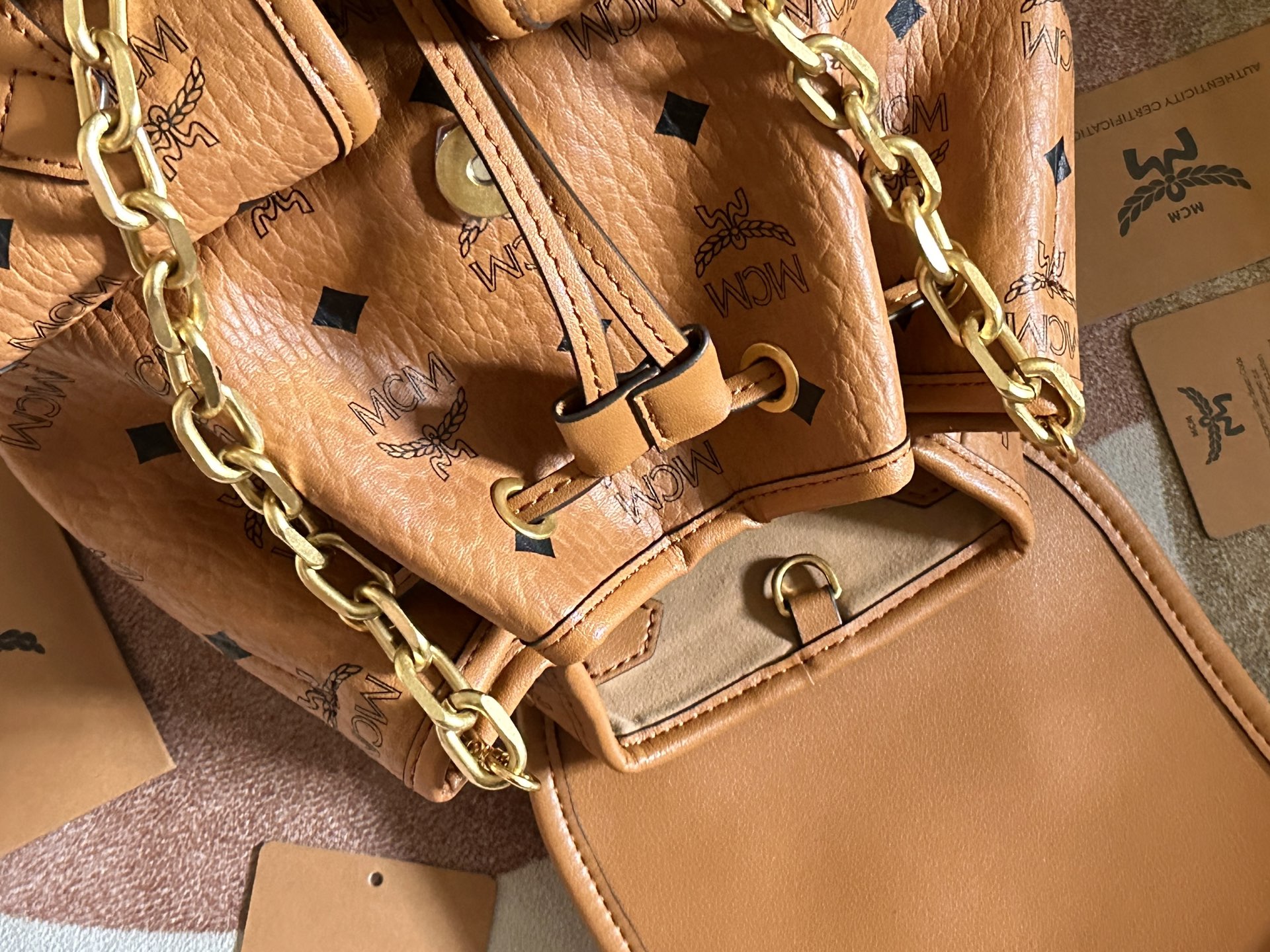 MCM Visetos クラシックデザインの多機能ダブルバックパック