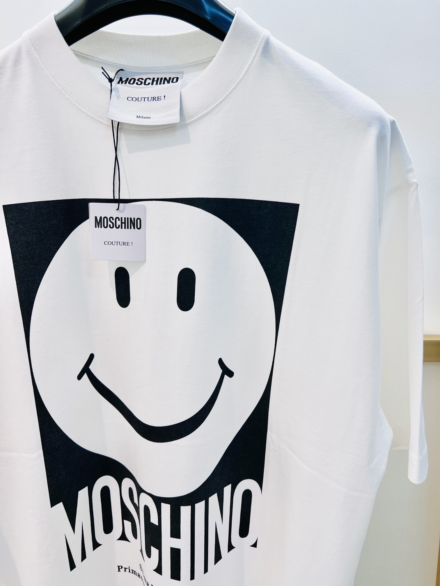 Sizes/m/l/xl黑白两色OS宽松版男女同款Moschino/莫斯奇诺秋冬秀场版笑脸印花半袖T恤/