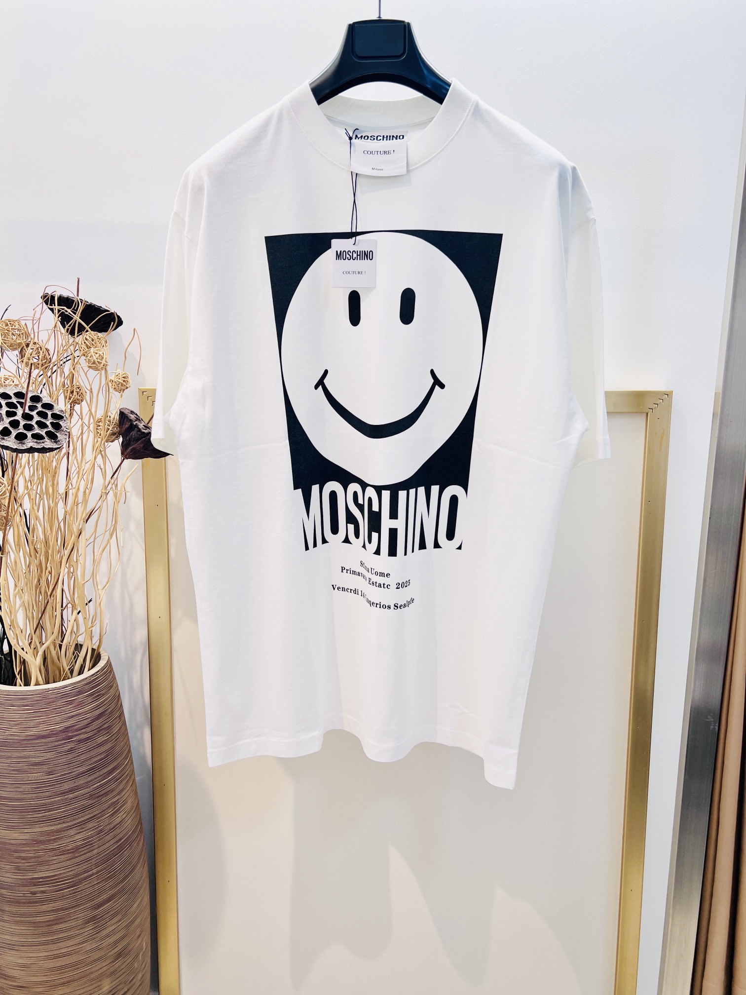 Sizes/m/l/xl黑白两色OS宽松版男女同款Moschino/莫斯奇诺秋冬秀场版笑脸印花半袖T恤/