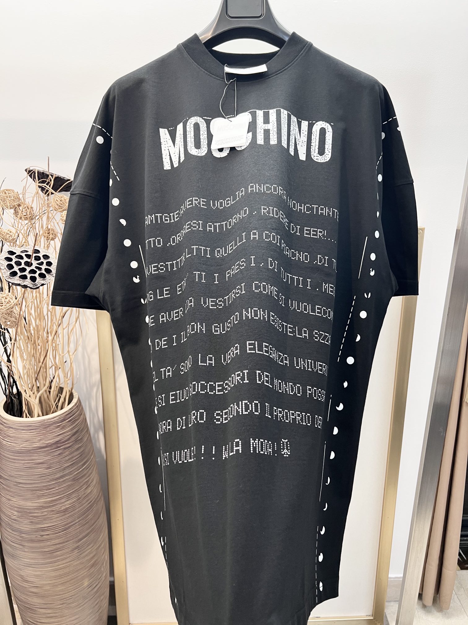 Sizes/m/l/xl黑白两色OS宽松版男女同款Moschino/莫斯奇诺秋冬秀场版印花半袖T恤/重磅