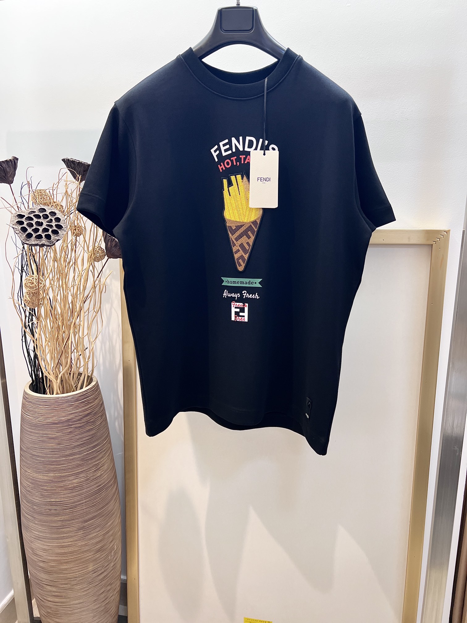 Talla: s/m/l/xl Blanco y negro Unisex Fendi/Fe*di Camiseta de cuello redondo de manga corta, tejido de algodón pesado. …