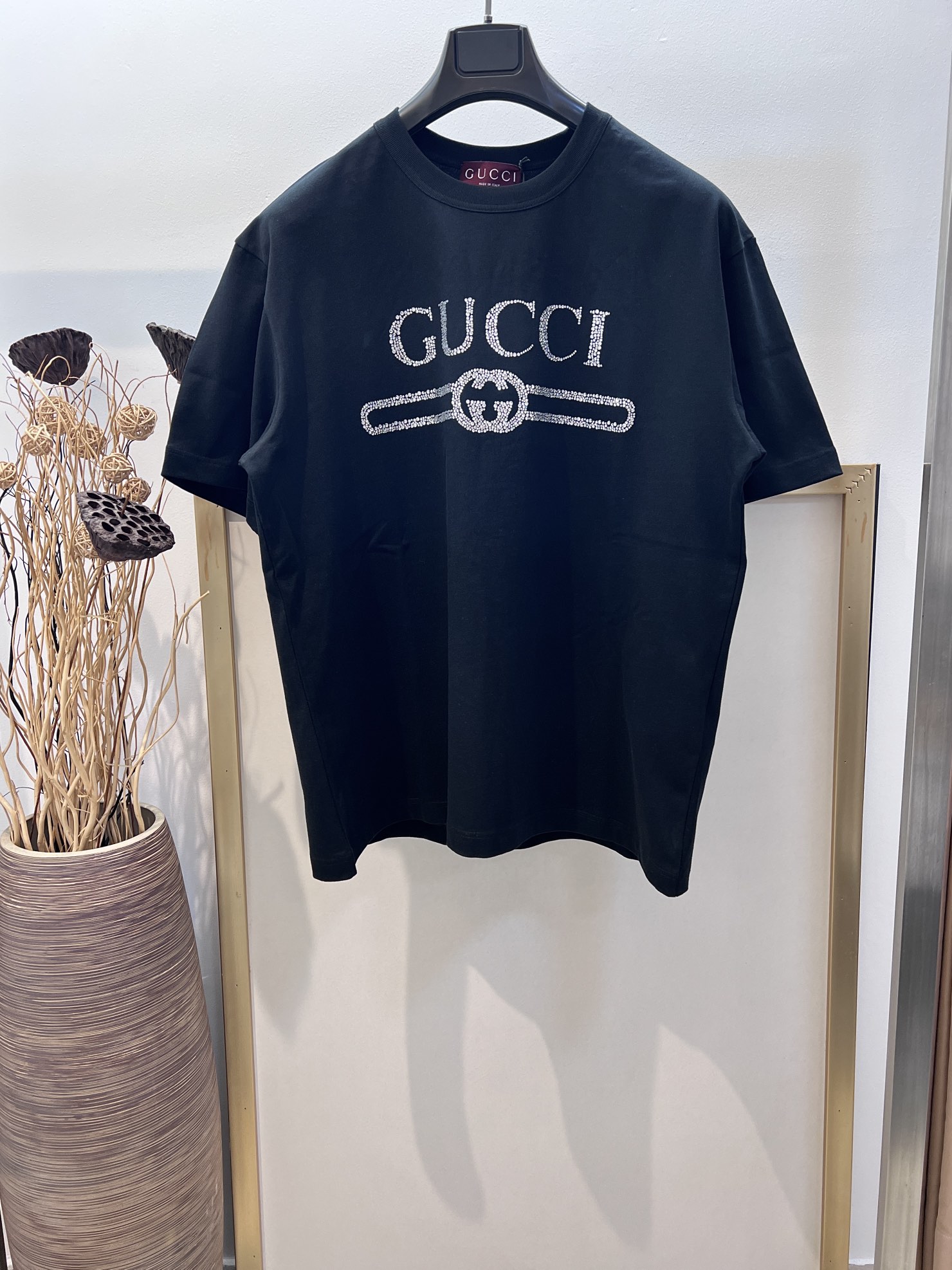 🌈talla: s/m/l/xl, unisex. 197712170071 G*cci/Gucci. Camiseta de manga corta con doble G de pedrería, confeccionada en …