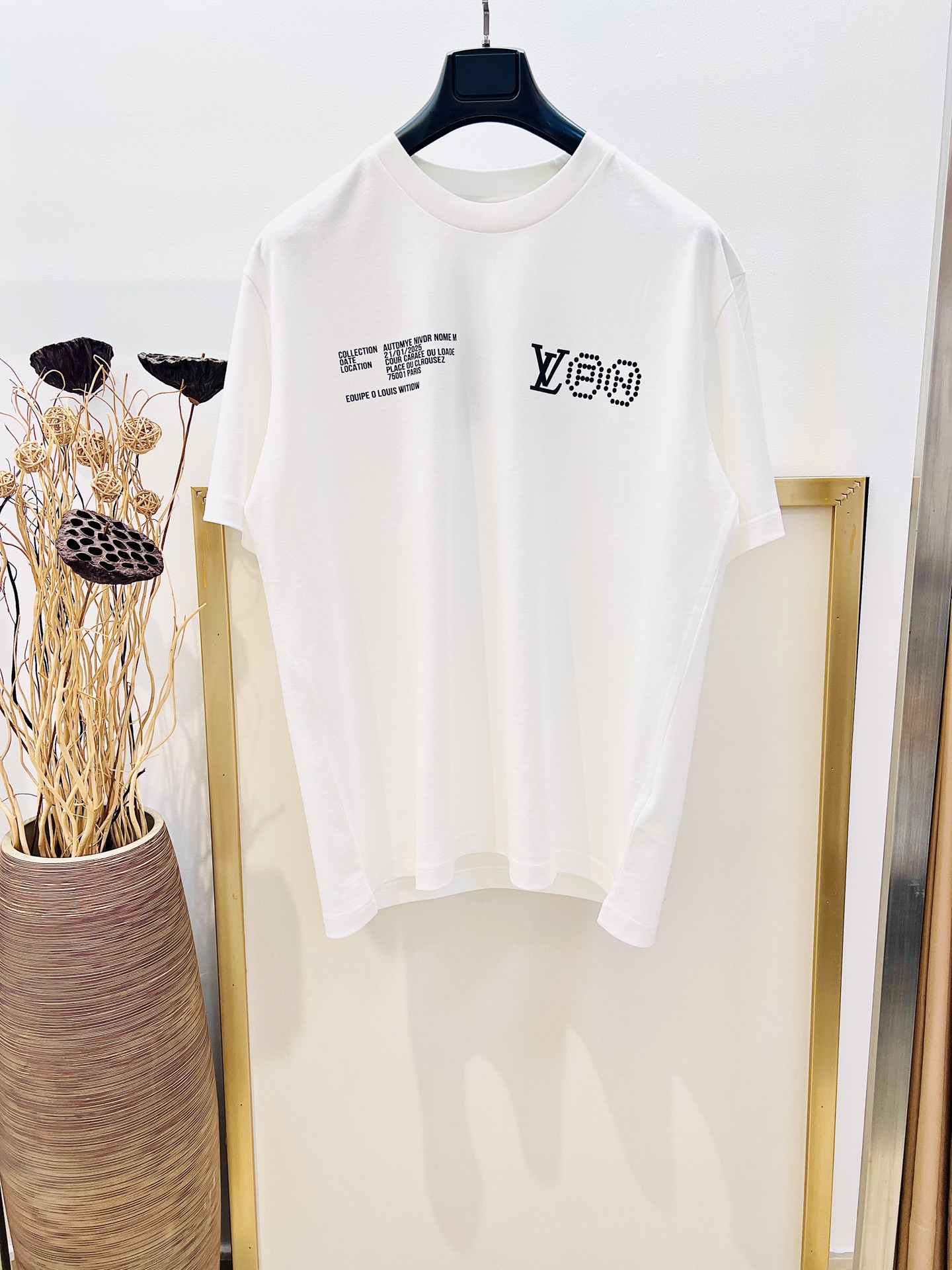 NO:131338,Size 46/48/50/52 Washing grey/white, same style for men and women, 1V Louis Home 25 Spring and Summer 1V Creative Director Philip Pharrell and his friend Nigo finally took off the veil. The new series is under the title of 