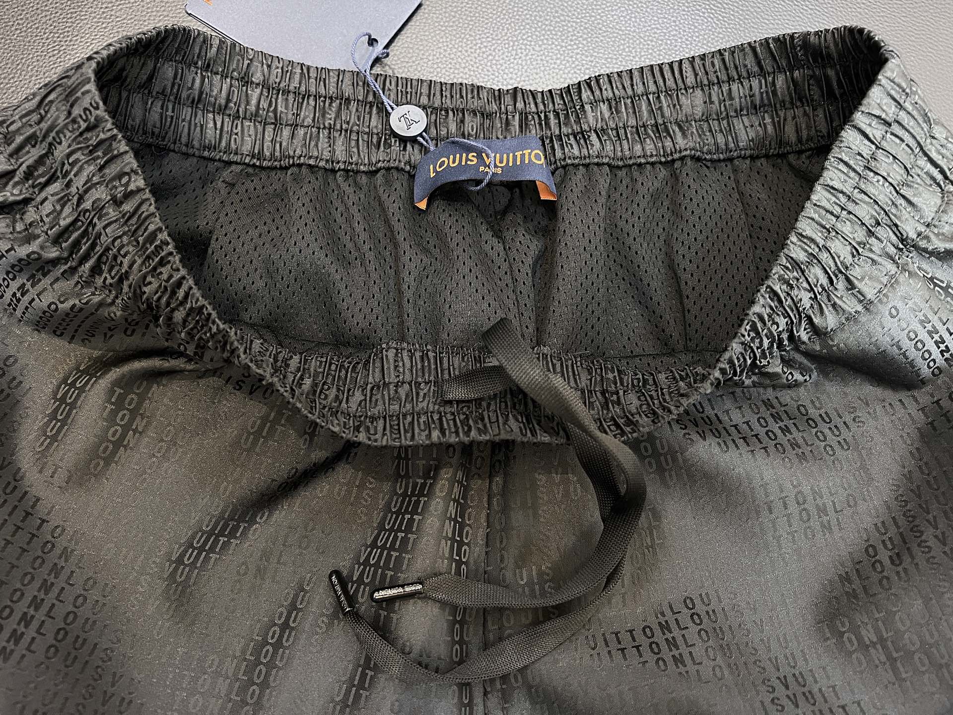 Louis Vuitton Men's Jacquard Silk Relaxed Fit Swim Trunks/Short Pants 8 i1746380642422 8576 0 7