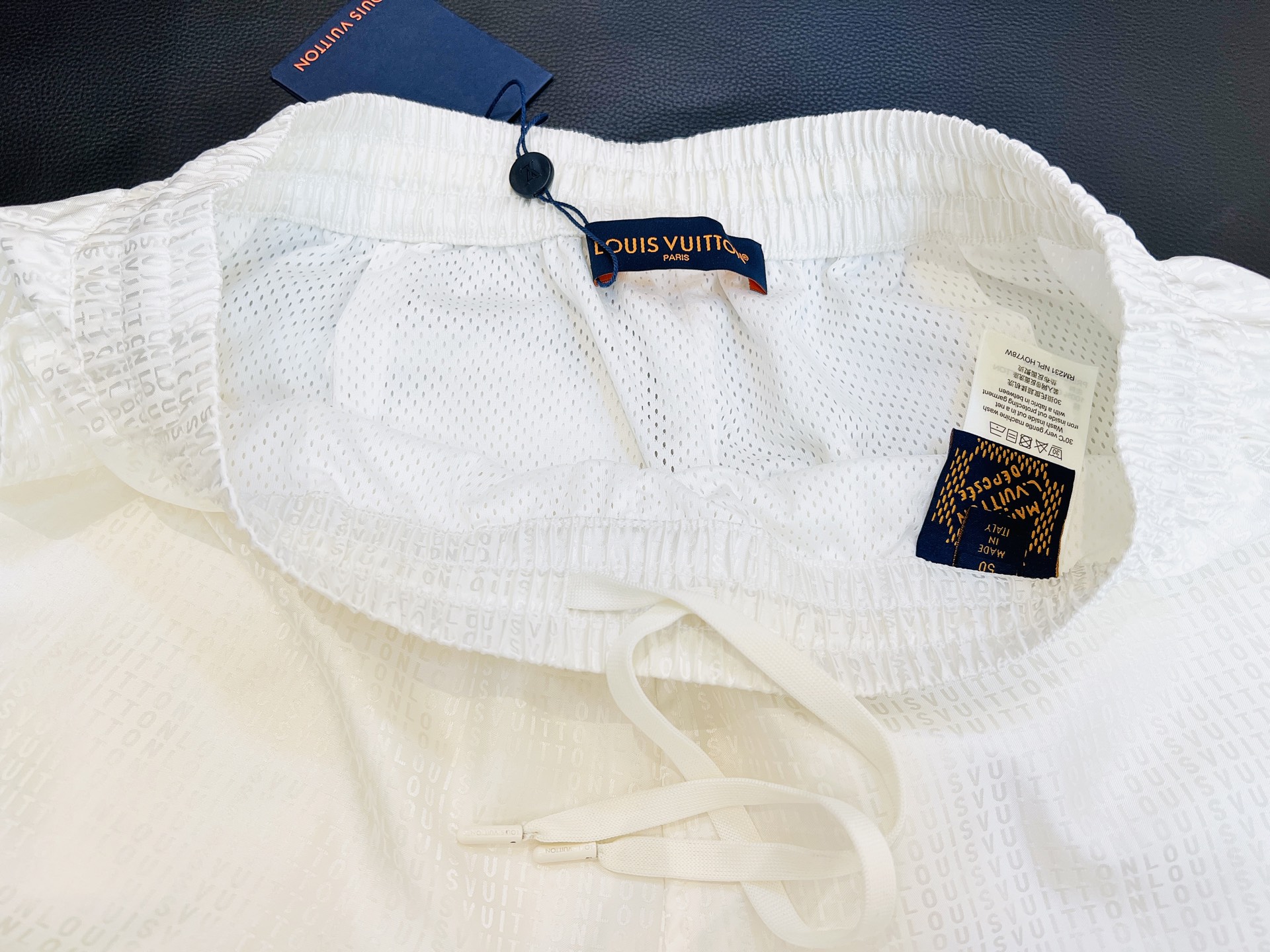 Louis Vuitton Men's White Jacquard Silk Swim Trunks Shorts - Relaxed Fit 7 i1746380665298 3118 0 6