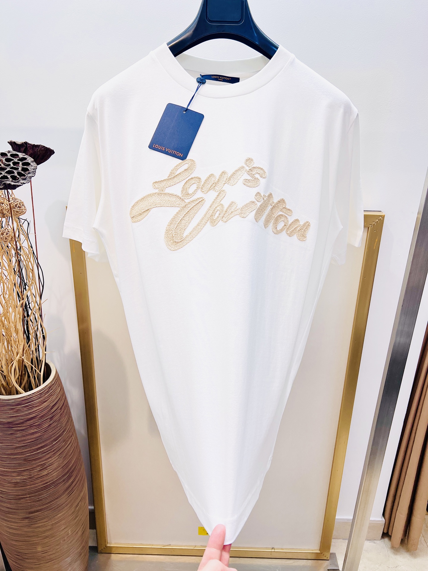 Louis Vuitton White Crew Neck T-Shirt with Embroidered Logo for Women 7 i1746465979349 7751 0 4