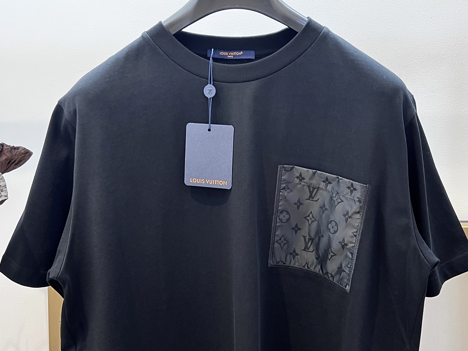 Louis Vuitton Men's Jacquard Pocket Cotton T-Shirt - Black - Size 46/48/50/52 5 i1748289218433 8311 0 3