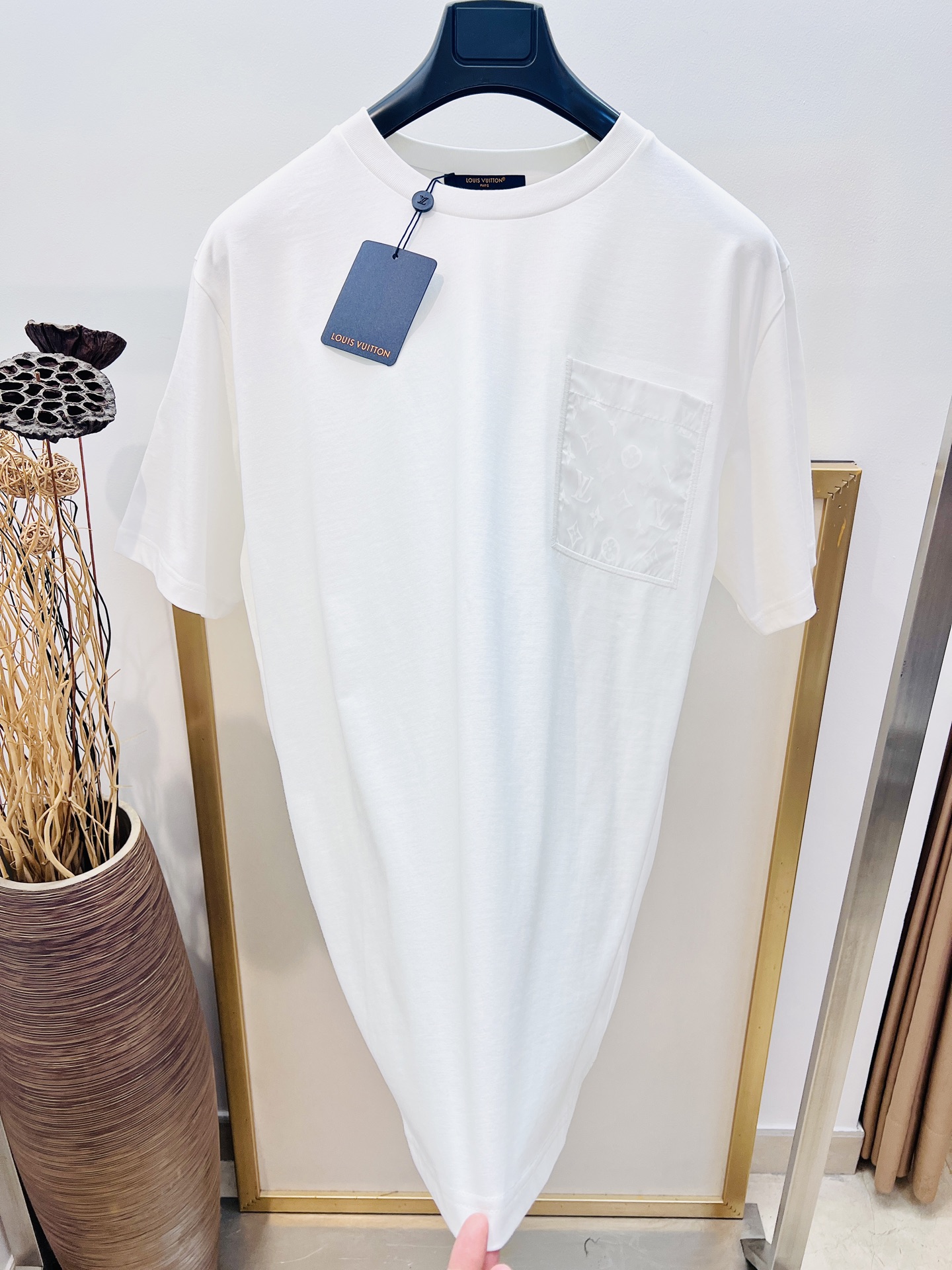 Louis Vuitton Jacquard Pocket T-Shirt - Classic Cotton Tee for Men and Women 7 i1748289262118 6966 0 5