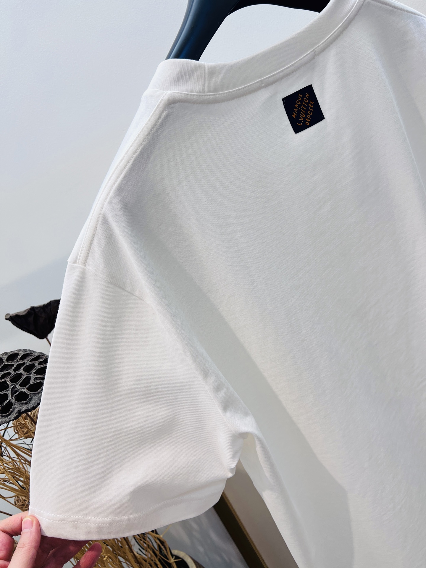 Louis Vuitton Jacquard Pocket T-Shirt - Classic Cotton Tee for Men and Women 8 i1748289262239 220 0 6
