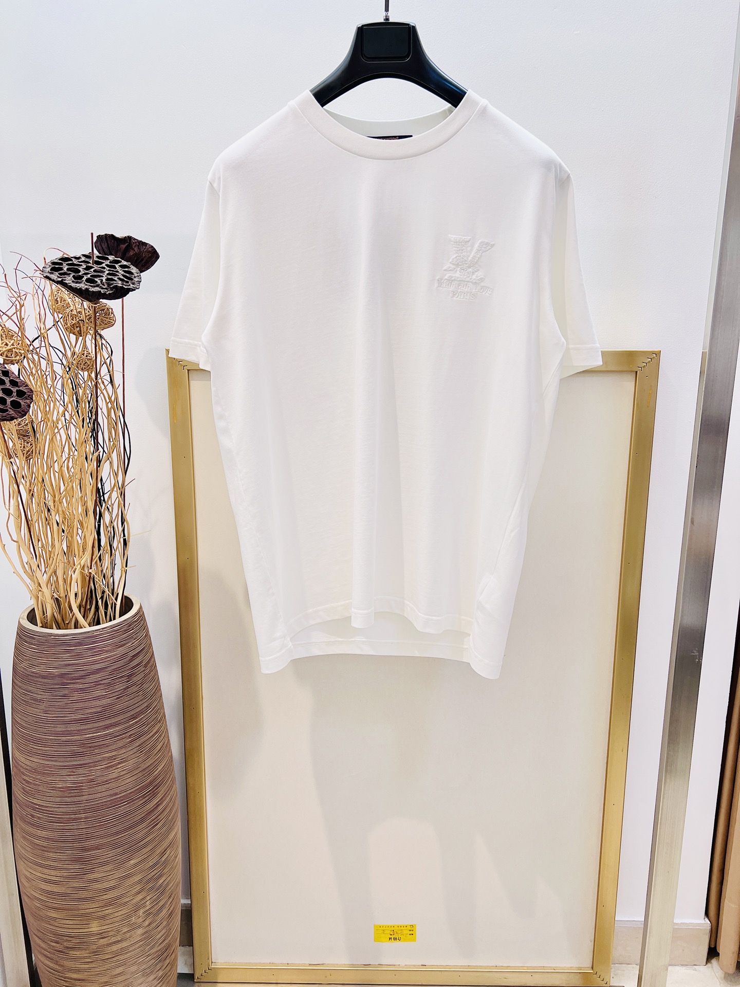 Louis Vuitton Classic Logo Embroidered Short Sleeve T-Shirt for Men and Women 1 i1749919412225 7195 0 0