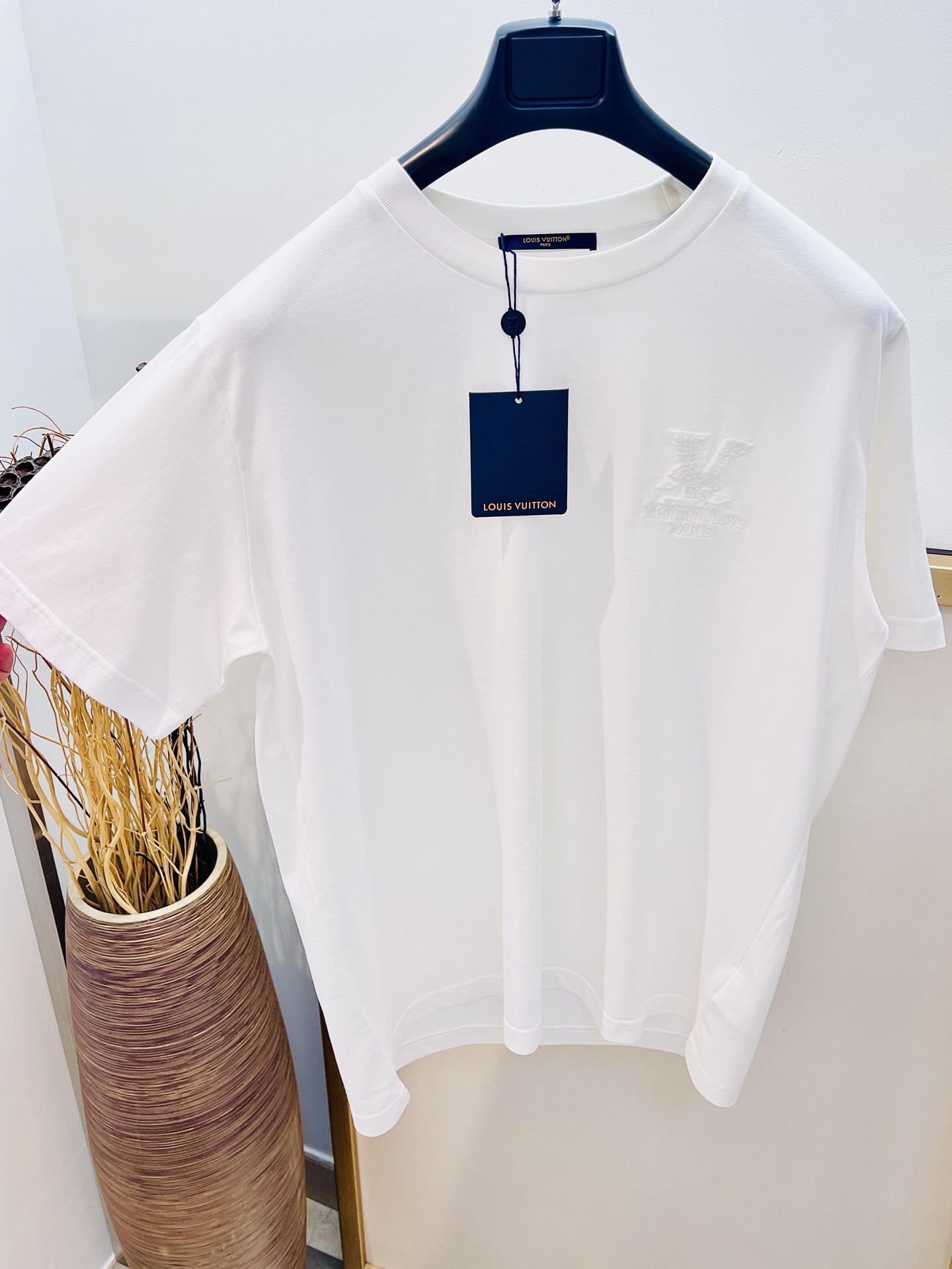Louis Vuitton Classic Logo Embroidered Short Sleeve T-Shirt for Men and Women 3 i1749919412238 1700 0 2