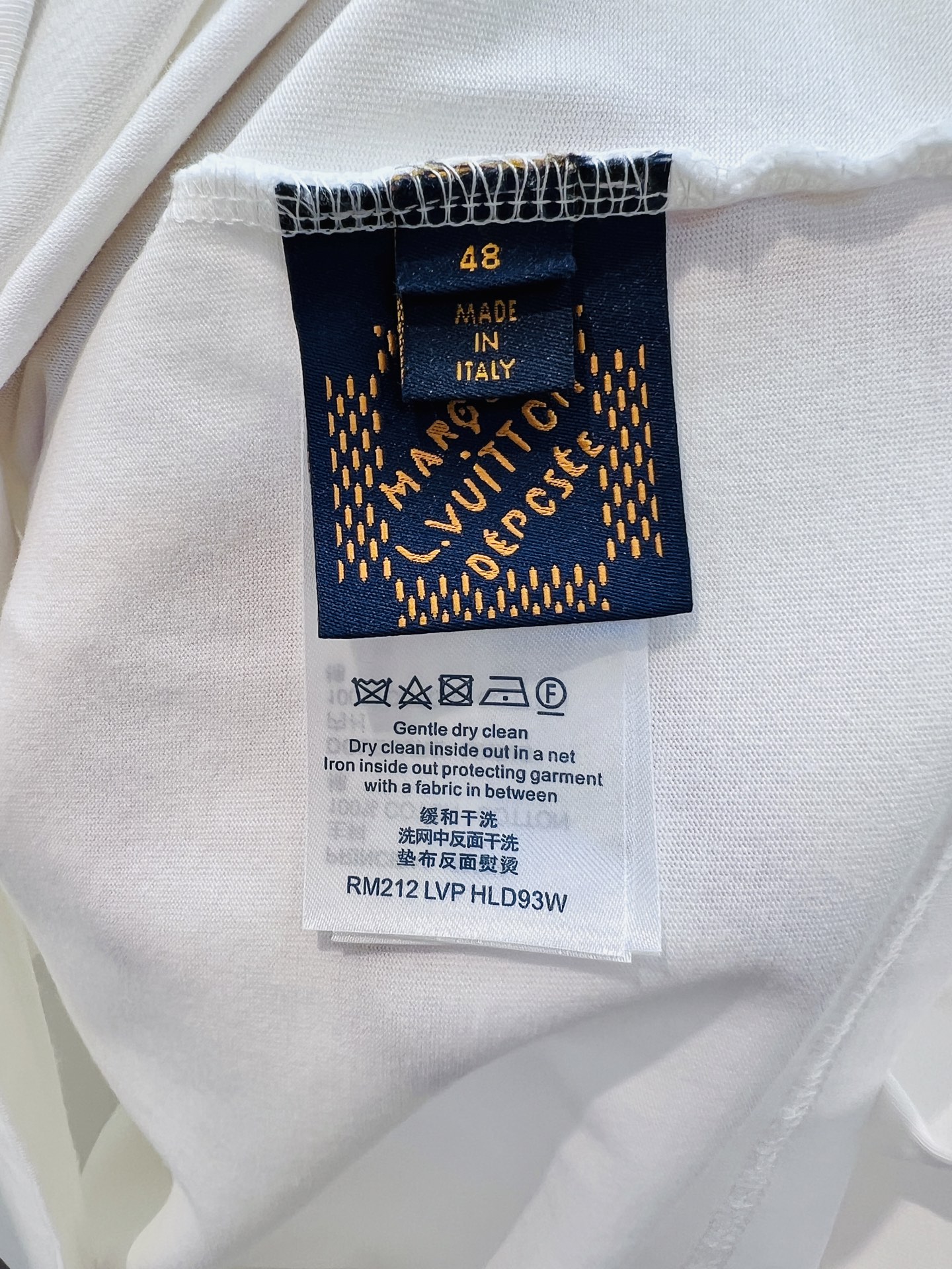 Louis Vuitton Classic Logo Embroidered Short Sleeve T-Shirt for Men and Women 8 i1749919412284 3479 0 7