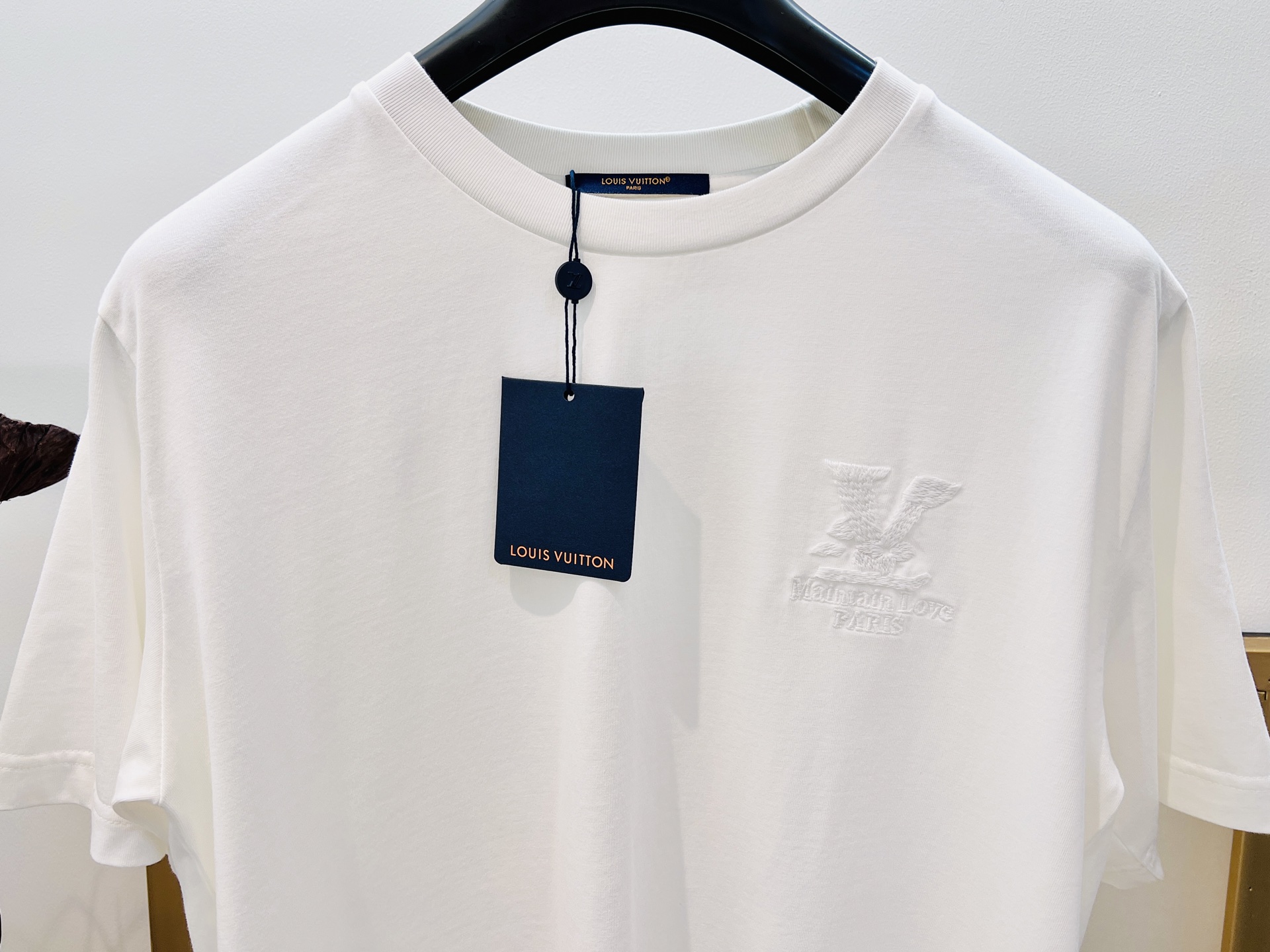 Louis Vuitton Classic Logo Embroidered Short Sleeve T-Shirt for Men and Women 4 i1749919413186 2481 0 3