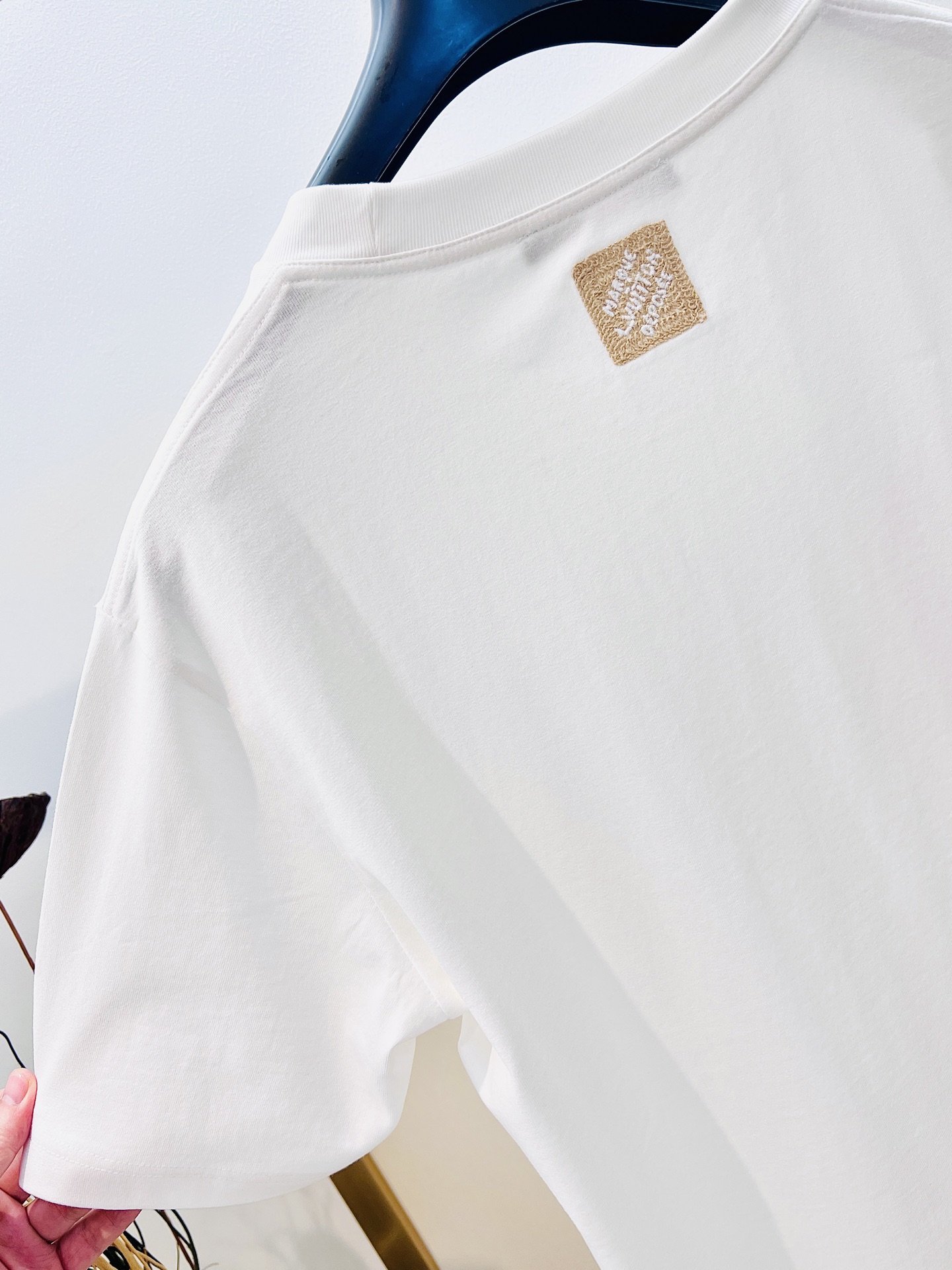 Louis Vuitton White Crew Neck T-Shirt with Embroidered Logo for Women 6 i1750094680557 5255 0 6